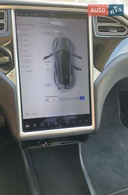 Лифтбек Tesla Model S 2013 в 