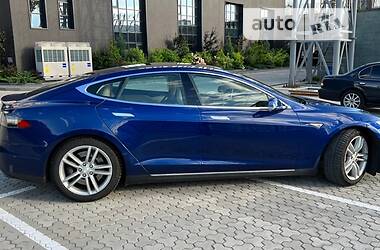 Лифтбек Tesla Model S 2016 в Киеве