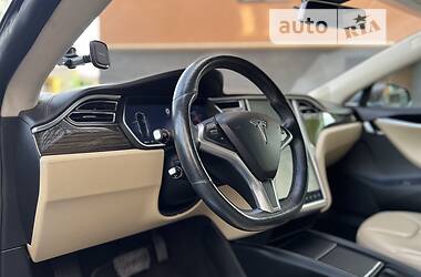 Седан Tesla Model S 2015 в Ивано-Франковске