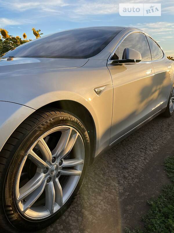 Хетчбек Tesla Model S 2014 в Хмельницькому фото 7 Хетчбек Tesla Model S 2014 в Хмельницькому