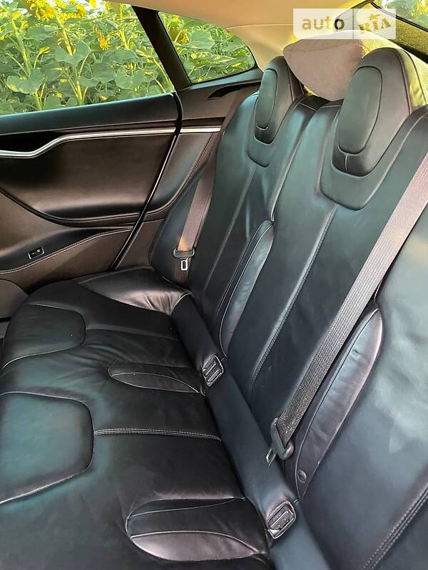 Хетчбек Tesla Model S 2014 в Хмельницькому фото 16 Хетчбек Tesla Model S 2014 в Хмельницькому