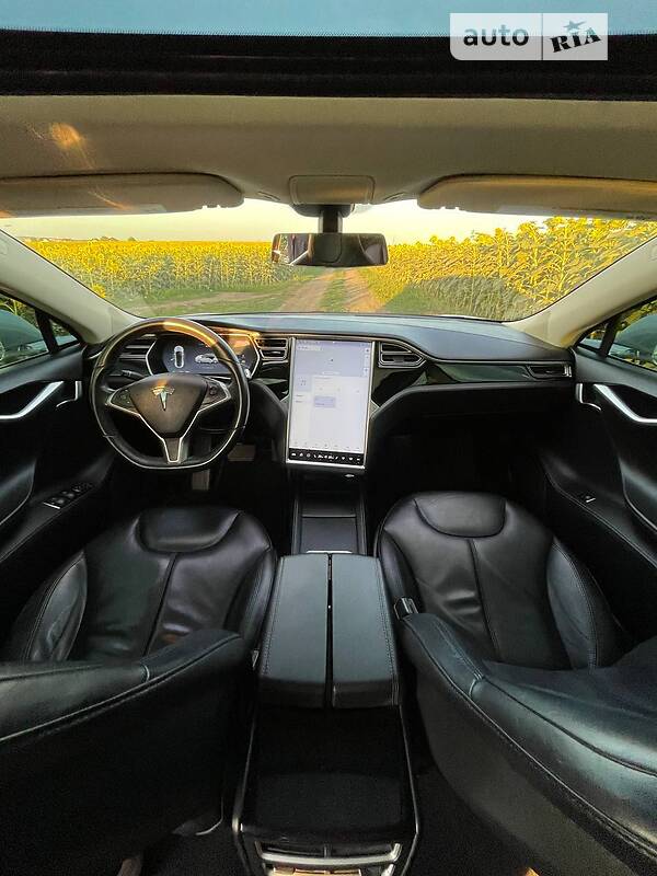 Хетчбек Tesla Model S 2014 в Хмельницькому фото 21 Хетчбек Tesla Model S 2014 в Хмельницькому