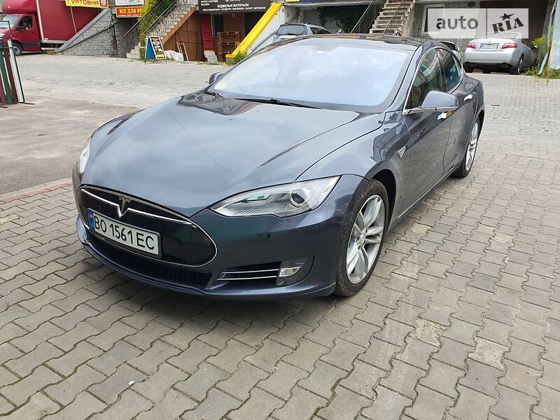 Лифтбек Tesla Model S 2013 в Тернополе