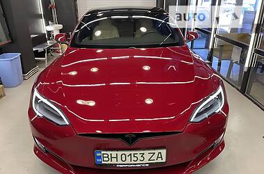 Хетчбек Tesla Model S 2019 в Чернівцях