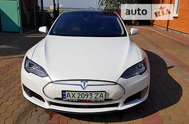 Лифтбек Tesla Model S 2015 в Харькове