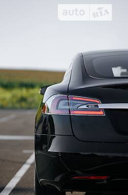 Хэтчбек Tesla Model S 2019 в Ровно