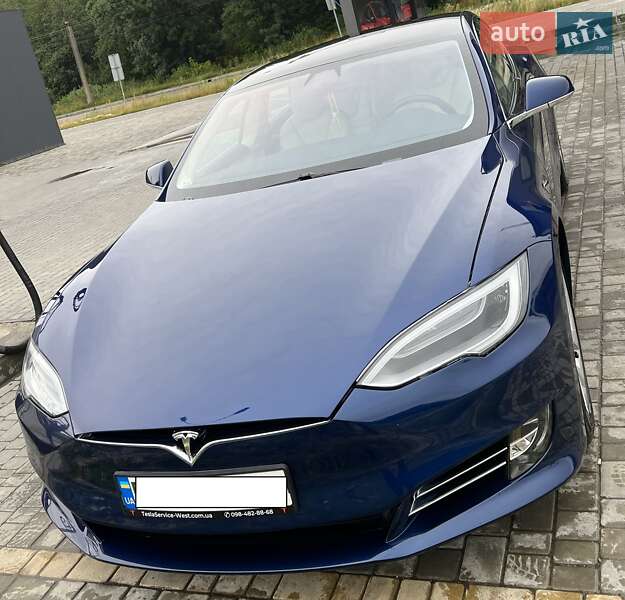 Ліфтбек Tesla Model S 2018 в Львові