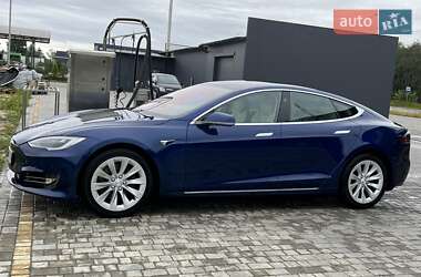 Ліфтбек Tesla Model S 2018 в Львові