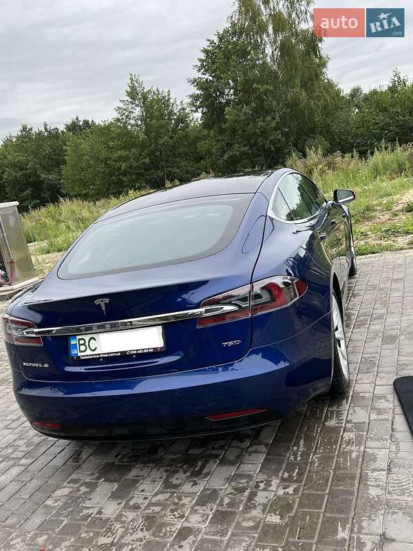 Ліфтбек Tesla Model S 2018 в Львові