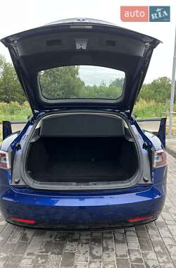 Ліфтбек Tesla Model S 2018 в Львові