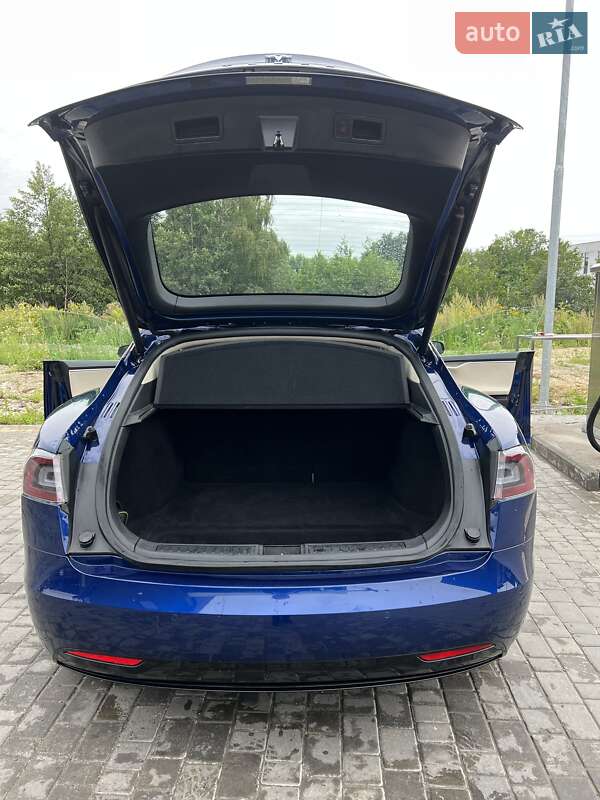 Ліфтбек Tesla Model S 2018 в Львові
