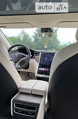 Ліфтбек Tesla Model S 2018 в Львові