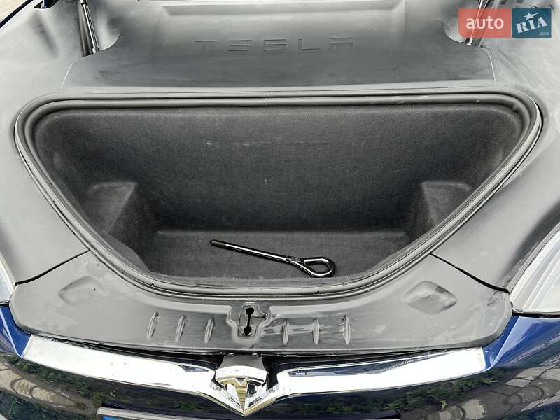 Ліфтбек Tesla Model S 2018 в Львові