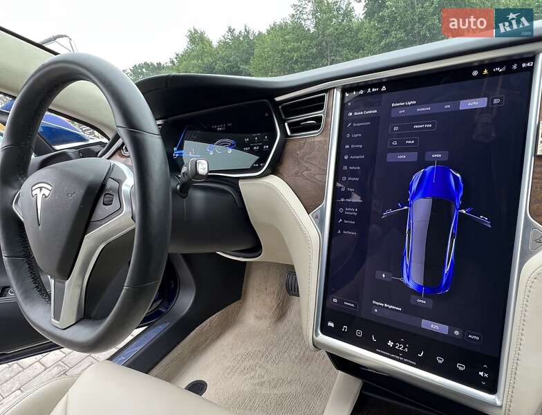 Ліфтбек Tesla Model S 2018 в Львові