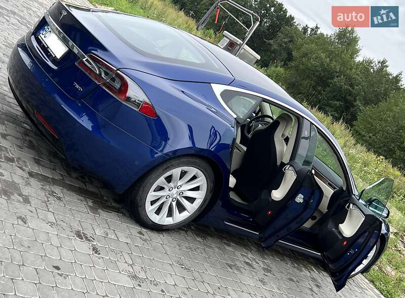 Ліфтбек Tesla Model S 2018 в Львові