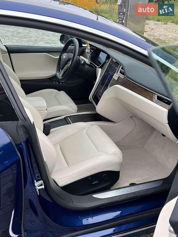 Ліфтбек Tesla Model S 2018 в Львові