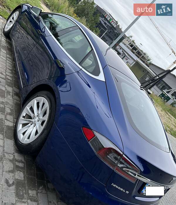 Ліфтбек Tesla Model S 2018 в Львові