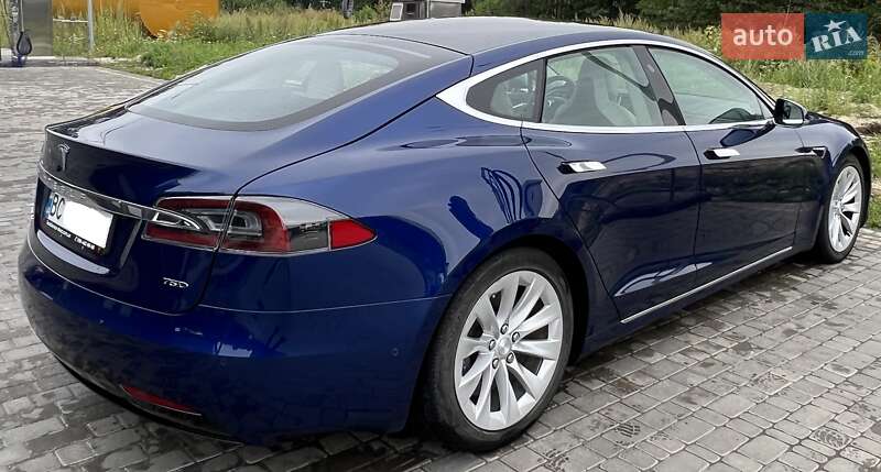 Ліфтбек Tesla Model S 2018 в Львові