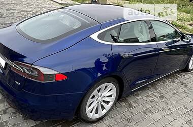 Лифтбек Tesla Model S 2018 в Львове