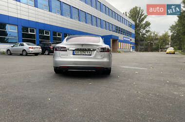 Хэтчбек Tesla Model S 2014 в Киеве