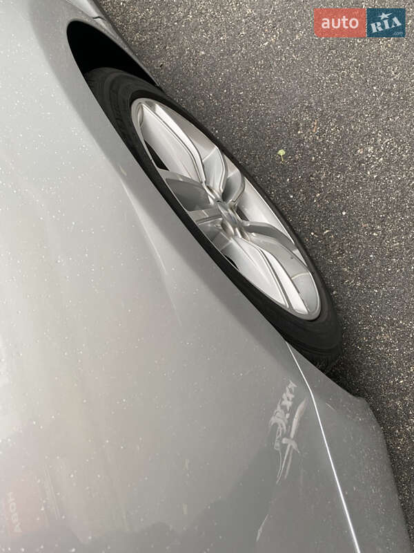 Хетчбек Tesla Model S 2014 в Києві