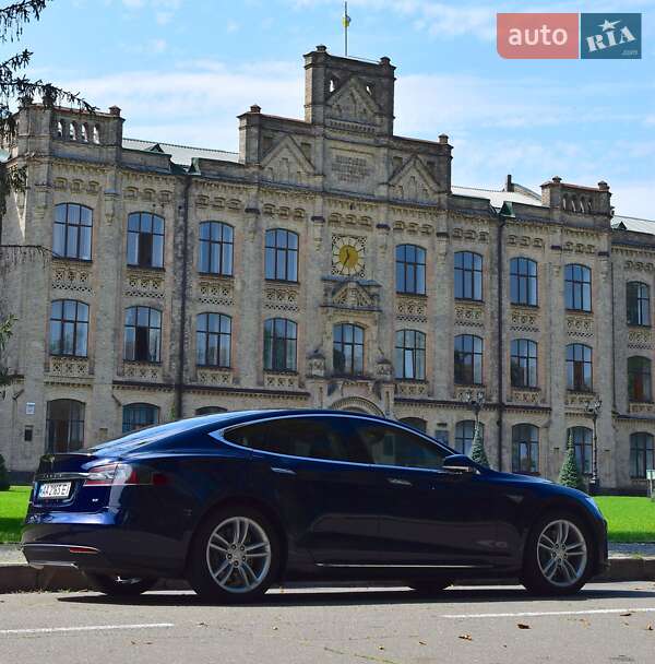 Лифтбек Tesla Model S 2015 в Киеве фото 7 Лифтбек Tesla Model S 2015 в Киеве