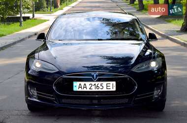 Лифтбек Tesla Model S 2015 в Киеве
