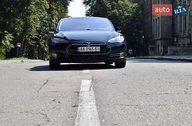Лифтбек Tesla Model S 2015 в Киеве
