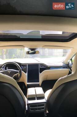 Лифтбек Tesla Model S 2015 в Киеве фото 15 Лифтбек Tesla Model S 2015 в Киеве