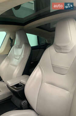 Седан Tesla Model S 2016 в Києві