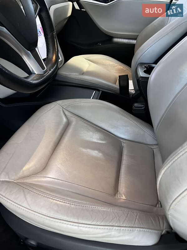Седан Tesla Model S 2016 в Києві