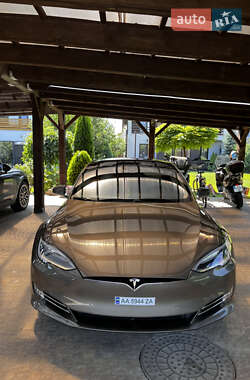 Седан Tesla Model S 2016 в Києві
