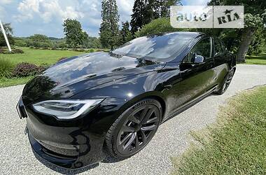 Лифтбек Tesla Model S 2022 в 
