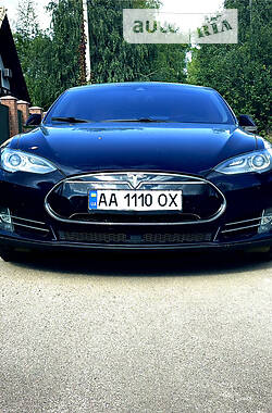 Хэтчбек Tesla Model S 2014 в Киеве