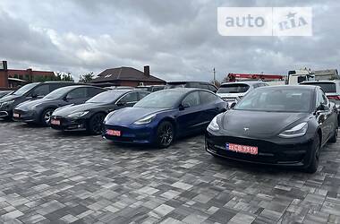 Хэтчбек Tesla Model S 2019 в Ровно