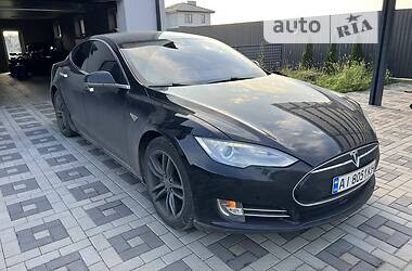 Седан Tesla Model S 2014 в 