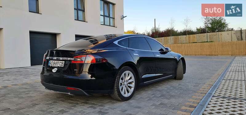 Ліфтбек Tesla Model S 2014 в Ужгороді