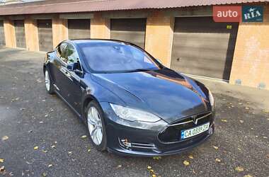 Лифтбек Tesla Model S 2015 в Смеле