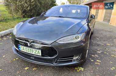 Лифтбек Tesla Model S 2015 в Смеле
