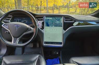Лифтбек Tesla Model S 2015 в Смеле