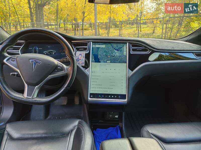 Лифтбек Tesla Model S 2015 в Черкассах
