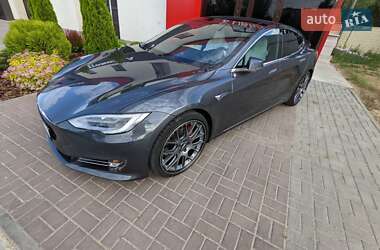 Лифтбек Tesla Model S 2017 в 