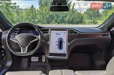 Лифтбек Tesla Model S 2017 в 