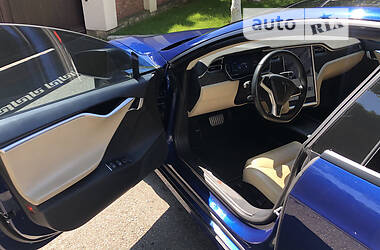 Хэтчбек Tesla Model S 2017 в 