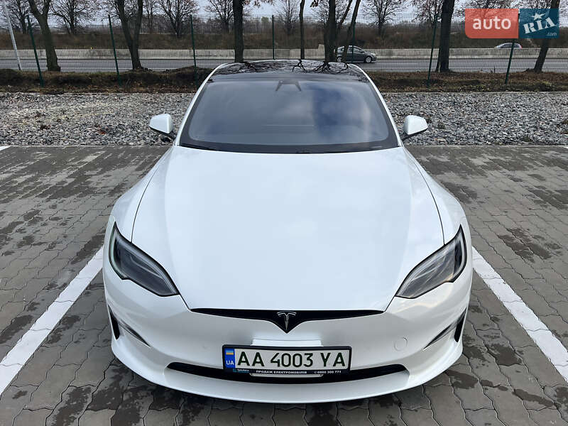 Лифтбек Tesla Model S 2022 в Киеве