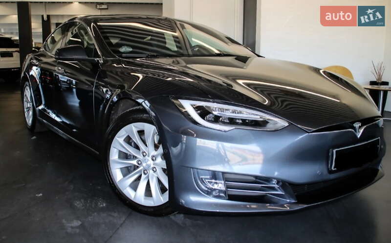 Лифтбек Tesla Model S 2017 в Одессе