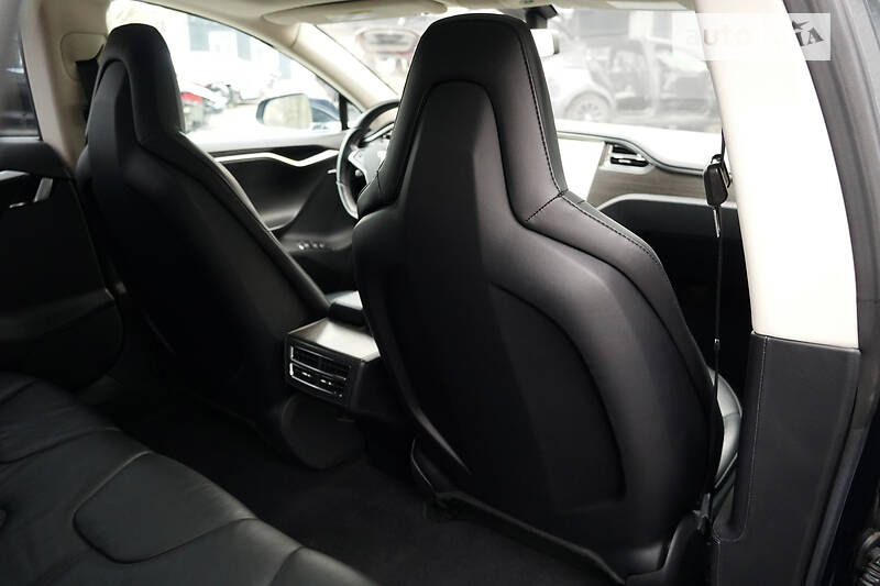Лифтбек Tesla Model S 2013 в Киеве