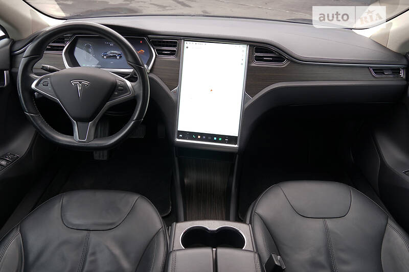 Лифтбек Tesla Model S 2013 в Киеве