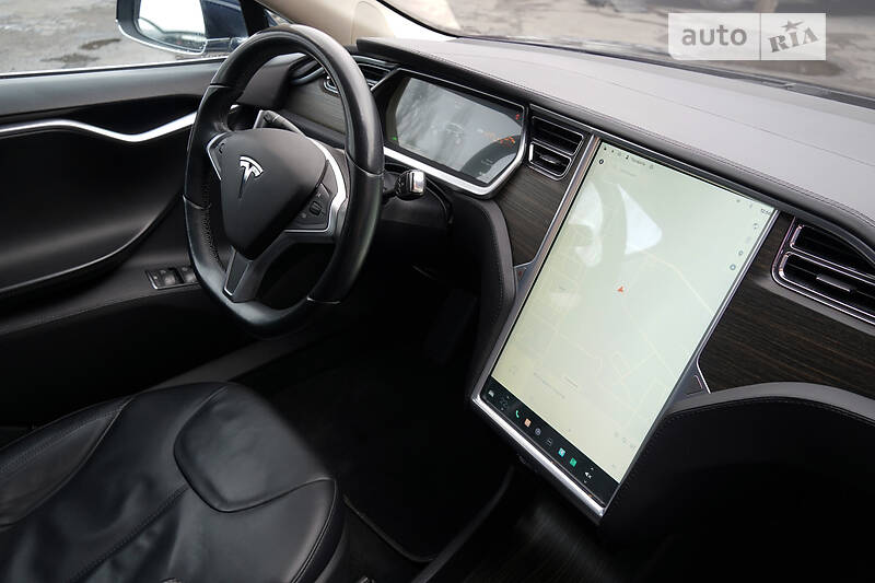 Лифтбек Tesla Model S 2013 в Киеве