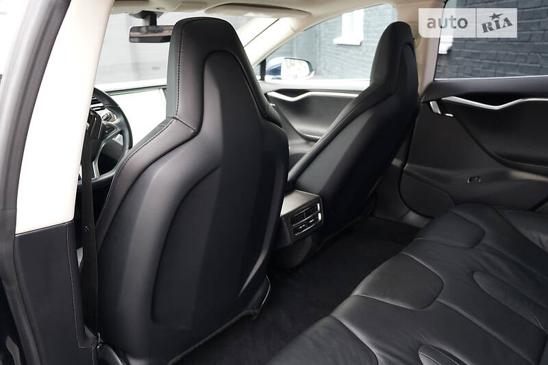 Лифтбек Tesla Model S 2013 в Киеве